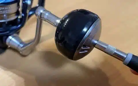 Upgrading Twin Power SW with Gomexus Power Knob 5 Fishing reel part connected to handle