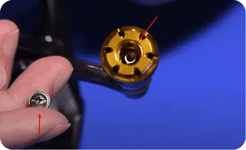 Method of placing the power knob on the spinning reel 11 Step Number 2: Install the Gomexus Power Knob